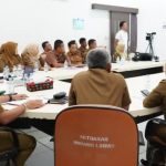 bupati-palas-rapat-zoom-meeting-koordinasi-dan-evaluasi-bersama-kpk_mQJoonLt0r